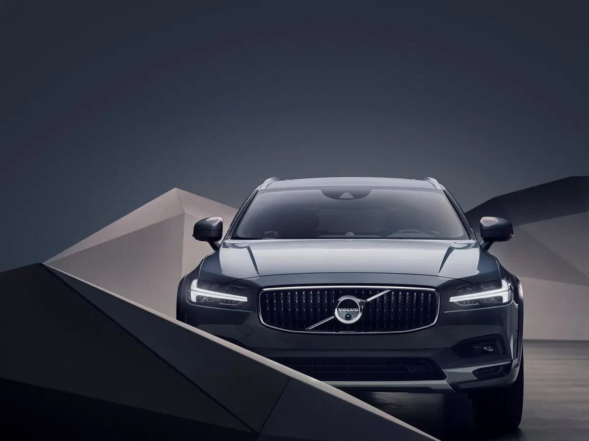 Volvo S90 e V90 2020: restyling e motori mild-hybrid (17)