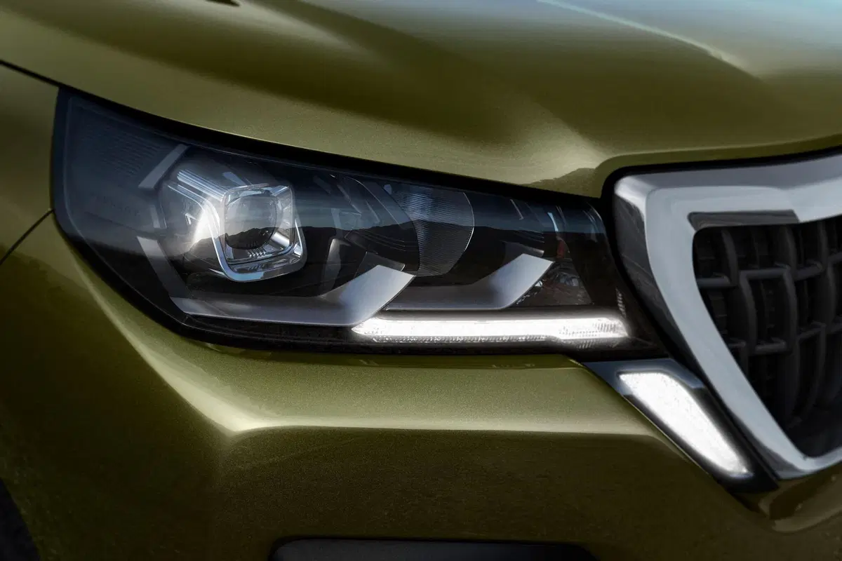 Peugeot Landtrek: arriva il pick up, ma non per l'Europa (8)