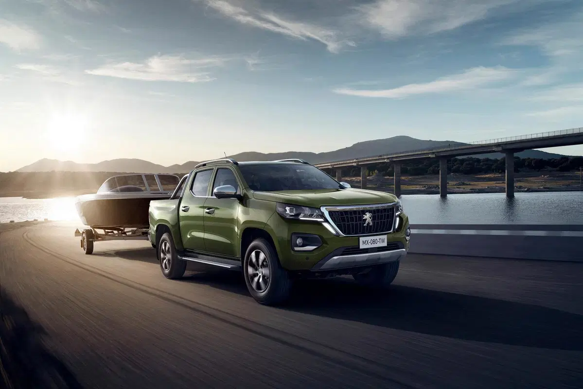 Peugeot Landtrek: arriva il pick up, ma non per l'Europa (12)