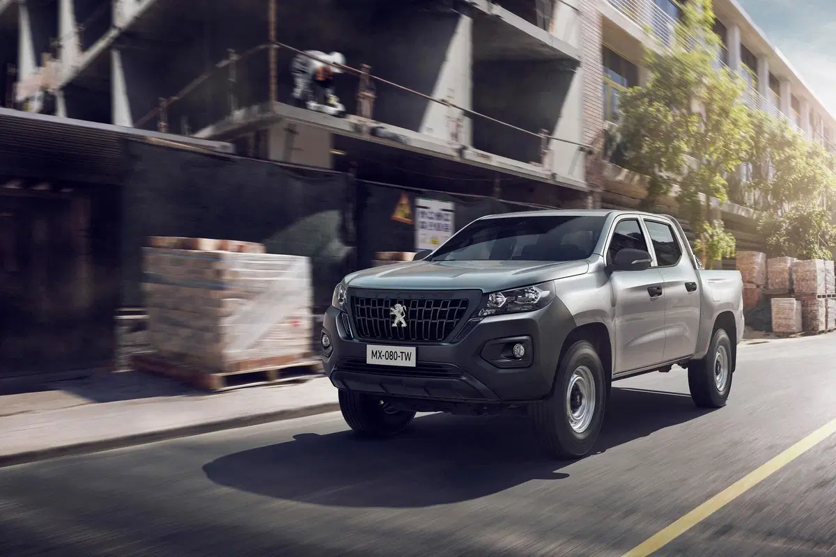 Peugeot Landtrek: arriva il pick up, ma non per l'Europa (4)