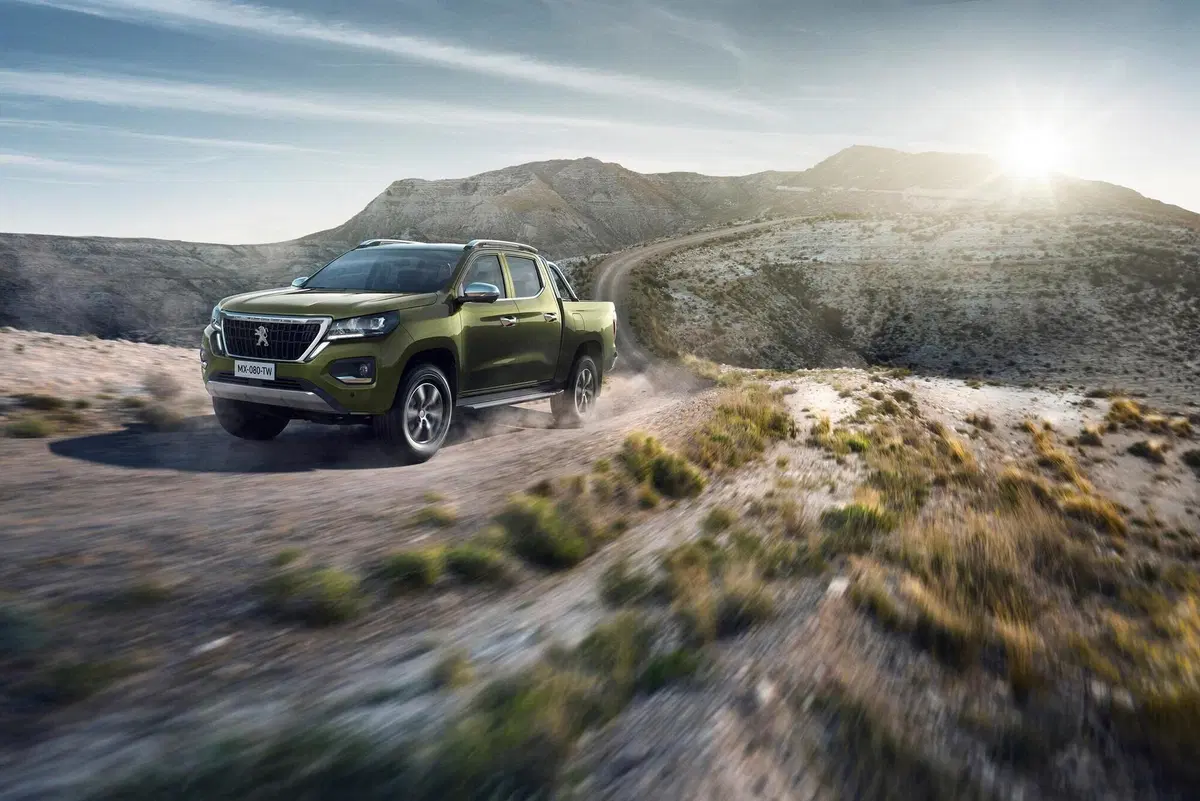 Peugeot Landtrek: arriva il pick up, ma non per l'Europa (7)