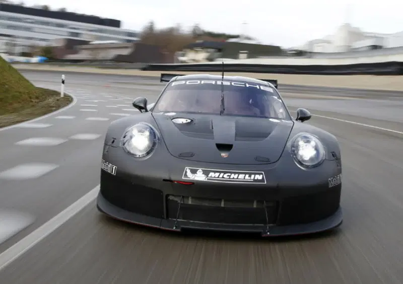 Porsche 911 GTE 2017, ecco le prime immagini