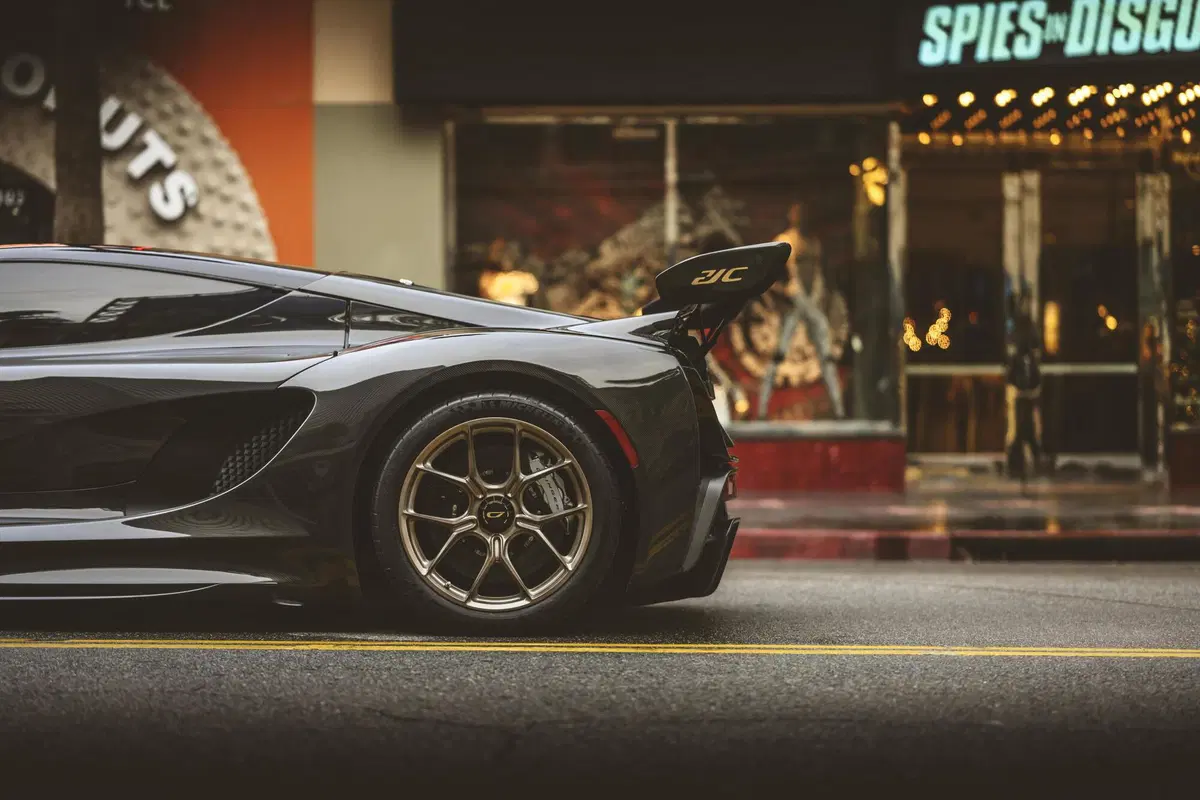 Czinger 21C, i dettagli tecnici della hypercar ibrida da 432 km/h (5)