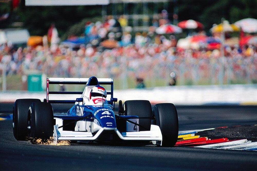 Jean Ales&igrave; sulla Tyrrell 019, 1990