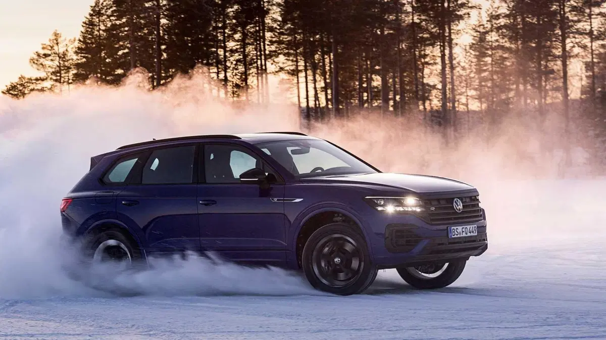 Volkswagen Touareg R, debutto al Salone di Ginevra 2020 (8)