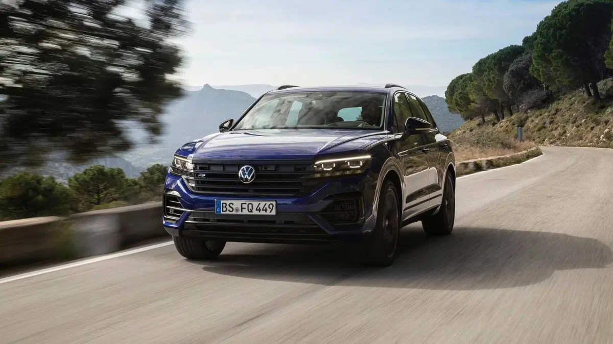 Volkswagen Touareg R, debutto al Salone di Ginevra 2020 (13)