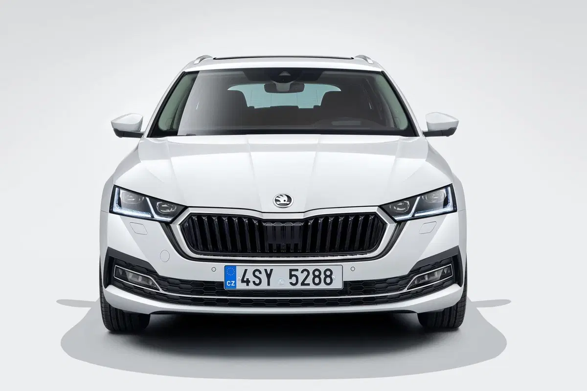 Skoda Octavia Station Wagon 2.0 TDI EVO SCR 200 CV DSG Wagon RS (23)