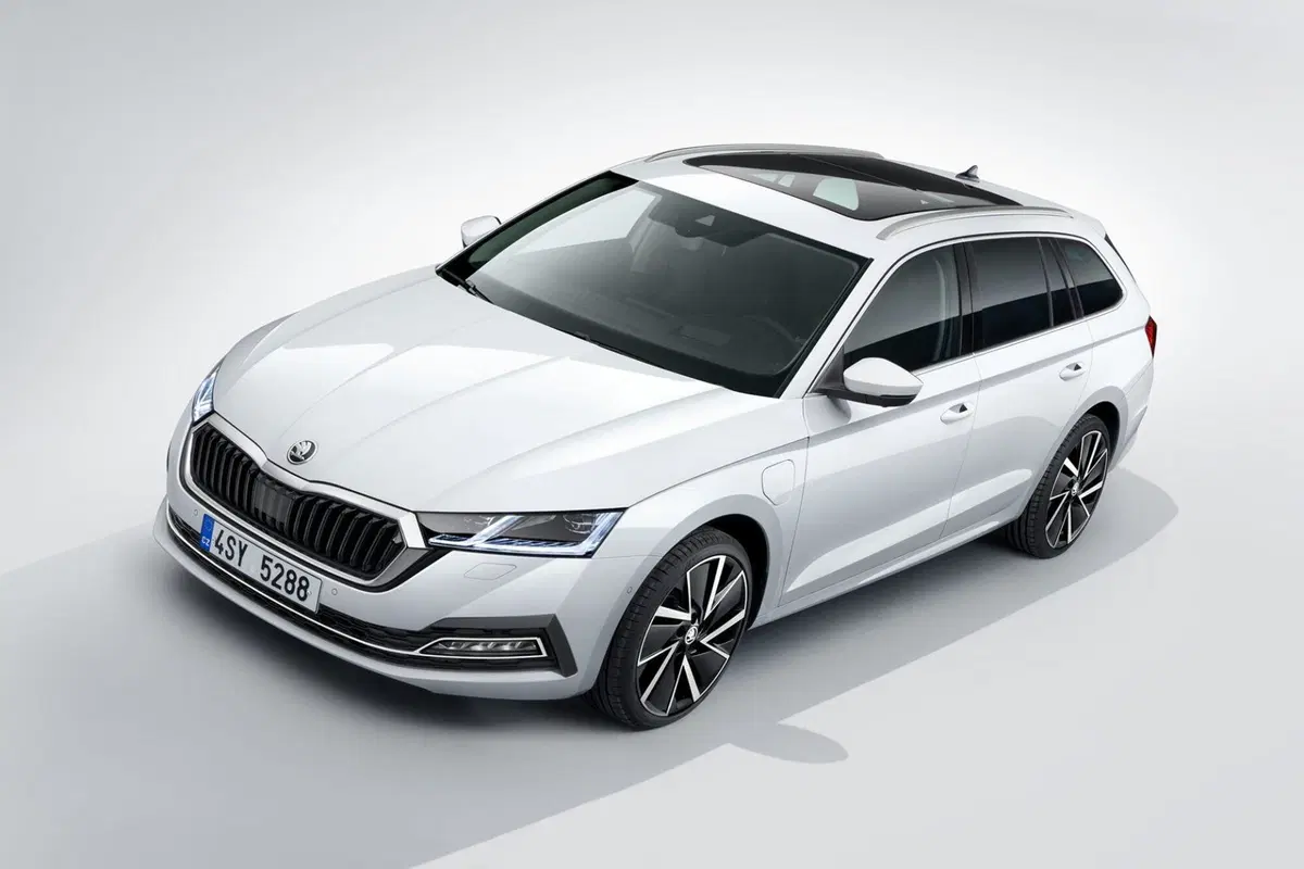 Skoda Octavia Station Wagon 2.0 TDI EVO SCR 200 CV DSG Wagon RS (21)