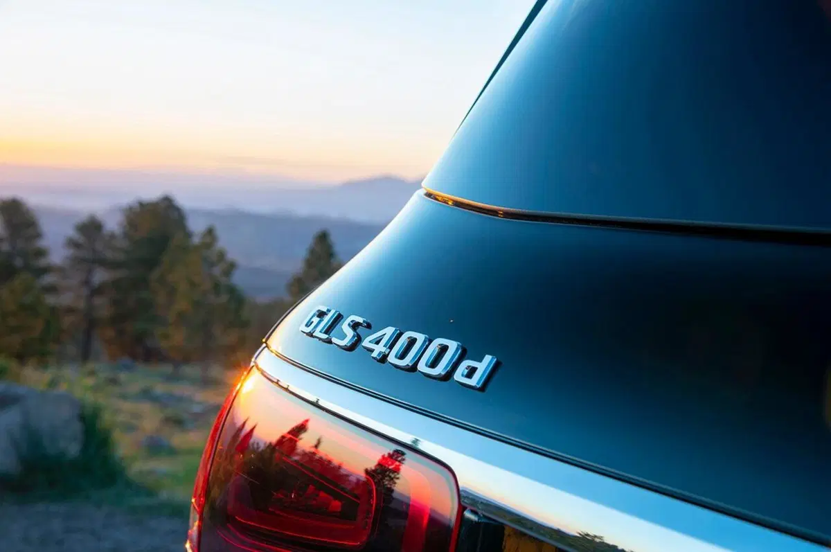 Nuova Mercedes-Benz GLS, è davvero la Classe S dei Suv? [Video] (14)