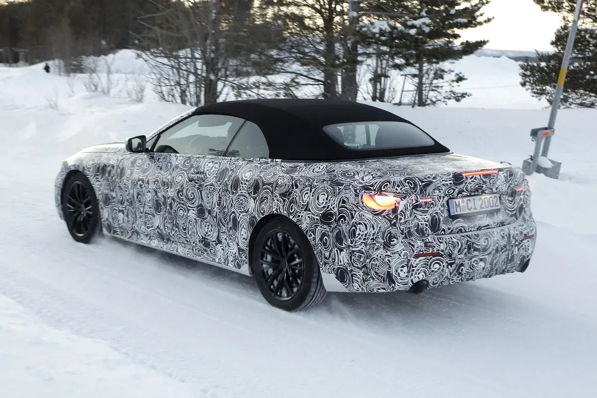 Nuova BMW Serie 4: avvistata con la maxi griglia [Foto spia] (17)