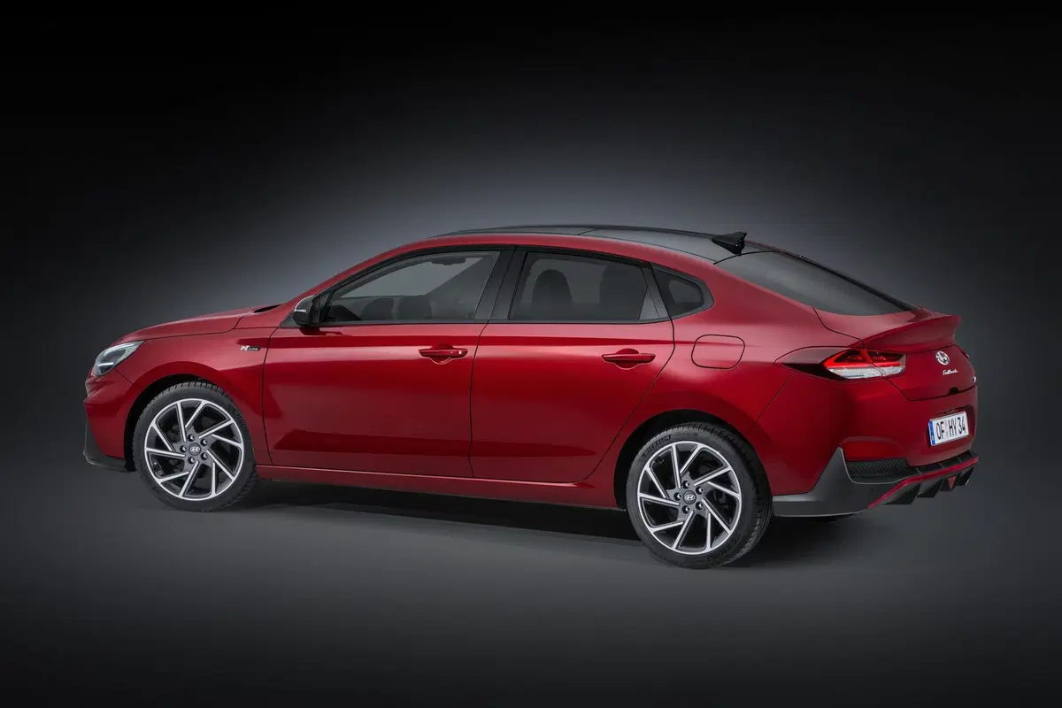 Hyundai i30 2020: restyling e motori mild hybrid, anche diesel (15)