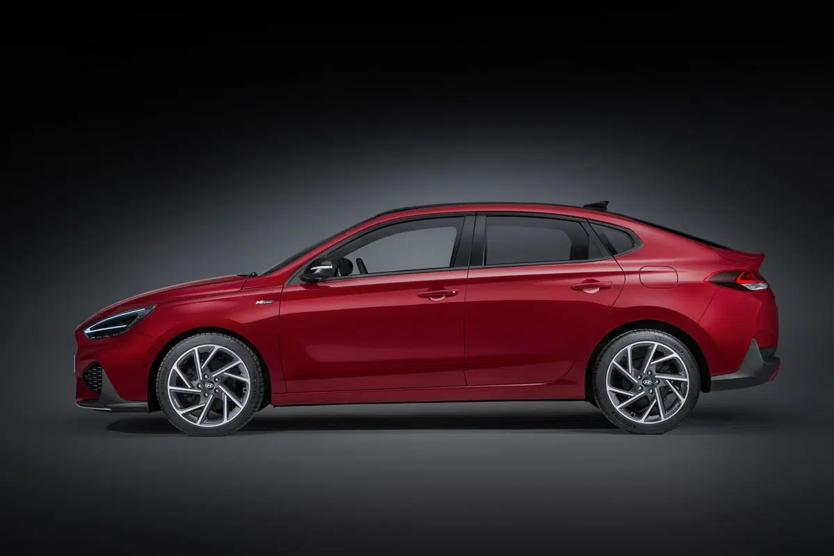 Hyundai i30 2020: restyling e motori mild hybrid, anche diesel (14)
