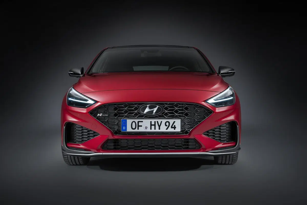 Hyundai i30 2020: restyling e motori mild hybrid, anche diesel (12)
