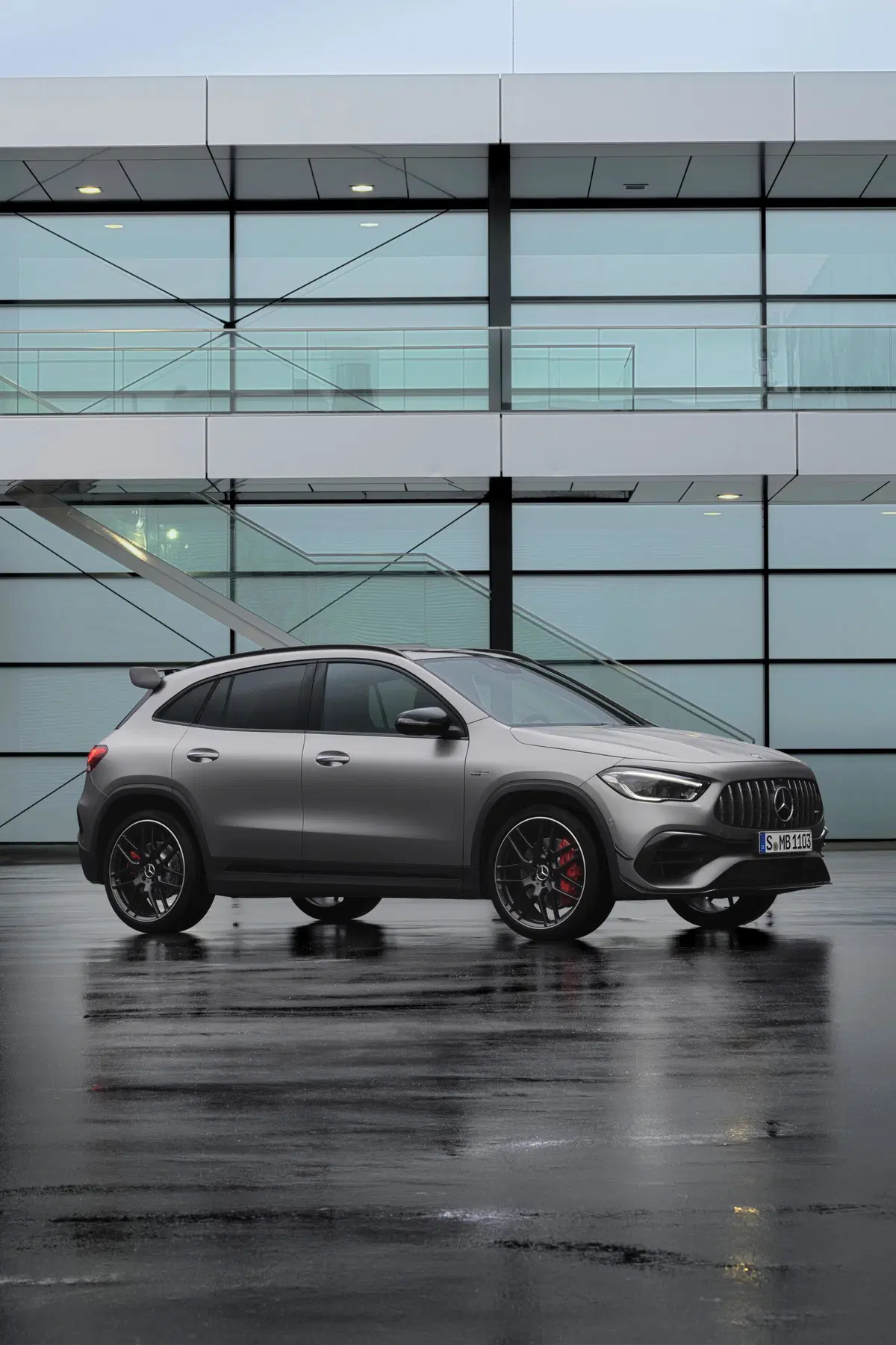 Mercedes-AMG GLA 45, debutto al Salone di Ginevra 2020 (11)