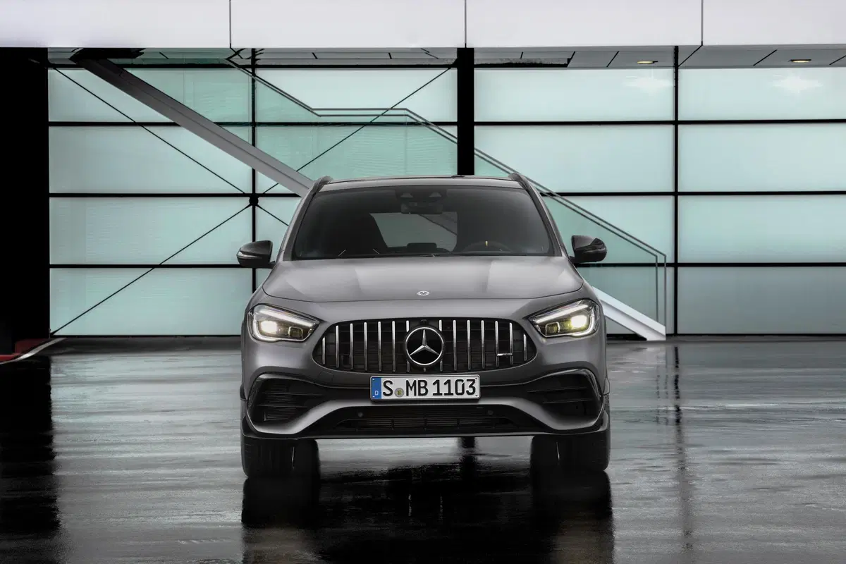 Mercedes-AMG GLA 45, debutto al Salone di Ginevra 2020 (12)