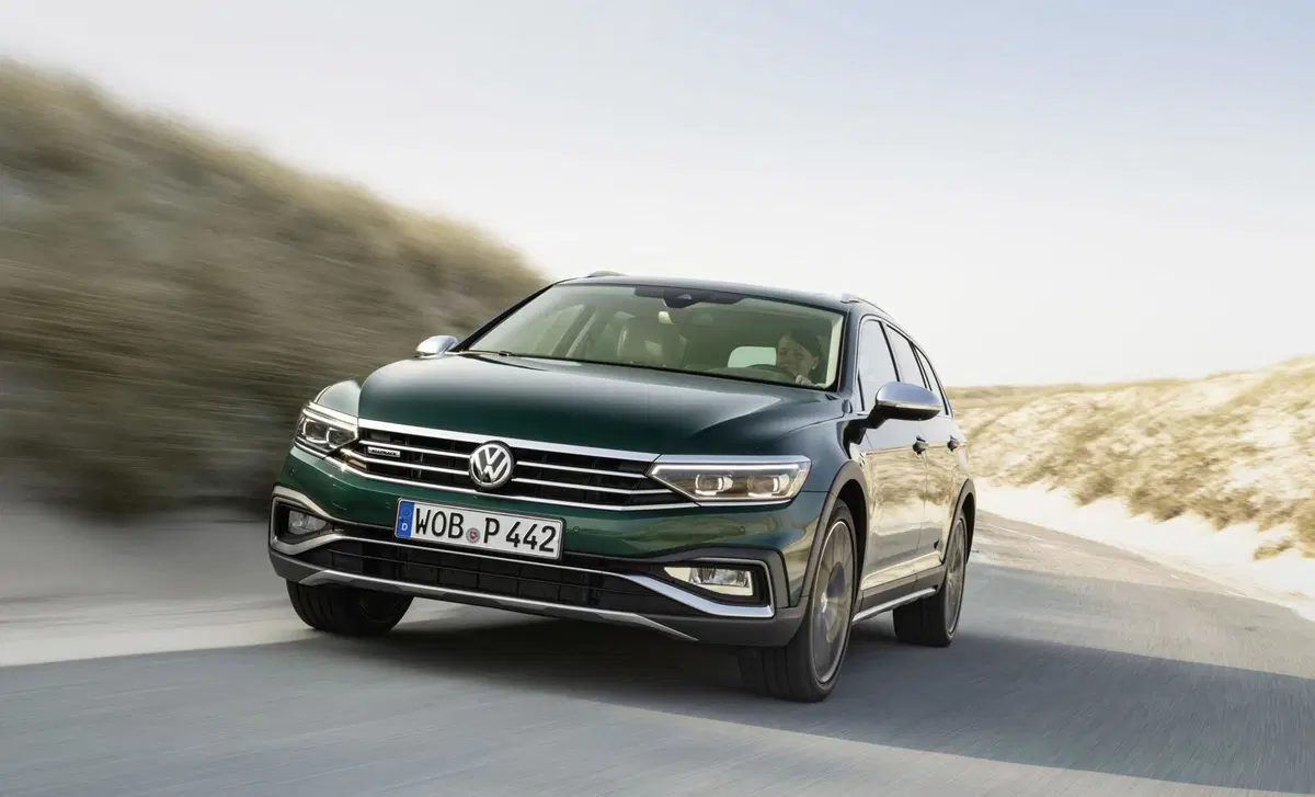 Volkswagen Passat Variant 2.0 TDI DSG Business BlueMotion Tech (3)