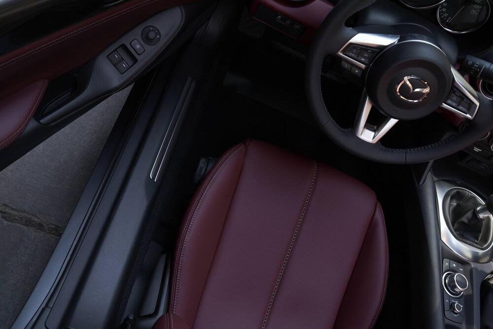 Gli interni della Mazda MX-5 2020 Polymetal
