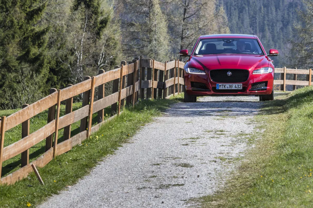 Jaguar AWD: la trazione integrale arriva su XE e XF (5)