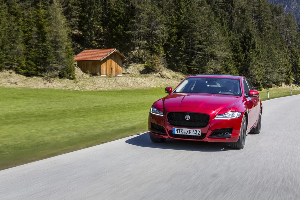 Jaguar AWD: la trazione integrale arriva su XE e XF (7)