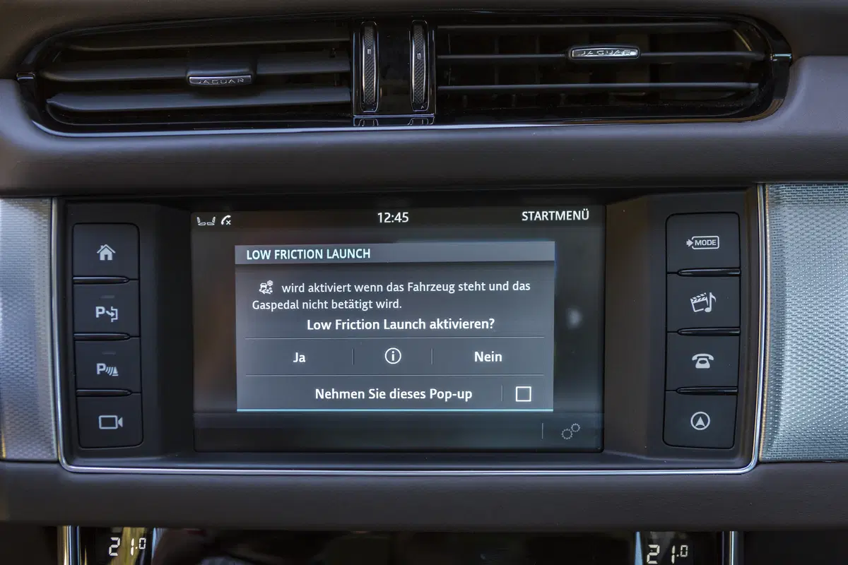 Jaguar AWD: la trazione integrale arriva su XE e XF (15)
