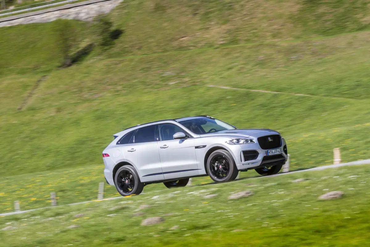Jaguar AWD: la trazione integrale arriva su XE e XF (2)