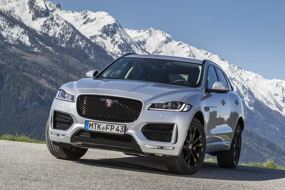 Jaguar AWD: la trazione integrale arriva su XE e XF