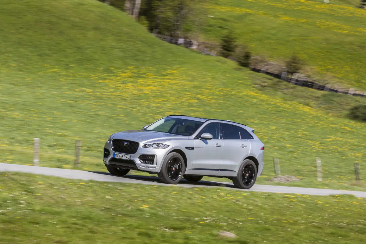 Jaguar AWD: la trazione integrale arriva su XE e XF (4)