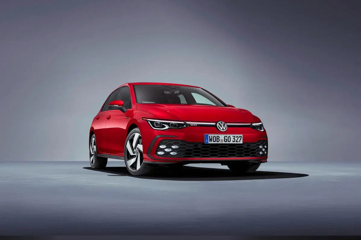 Volkswagen Golf GTI Mk8: 245 CV per l'iconica sportiva tedesca