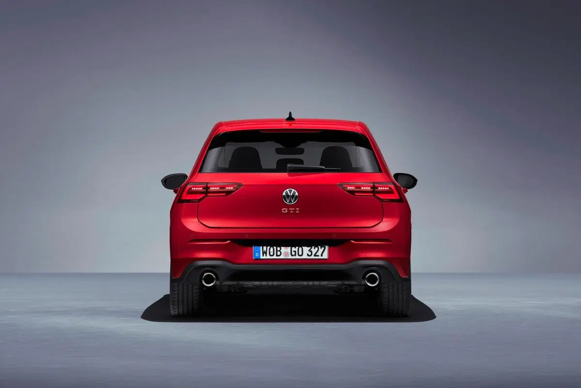 Volkswagen Golf GTI Mk8: 245 CV per l'iconica sportiva tedesca (6)