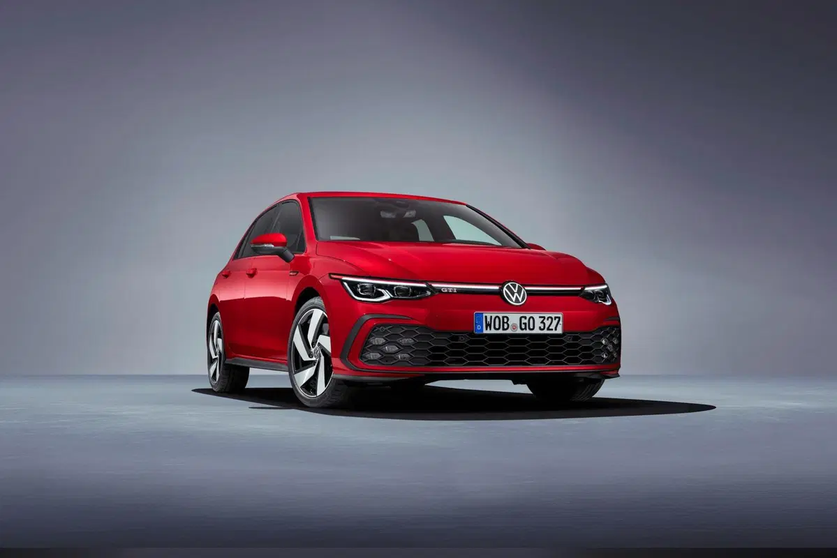 Volkswagen Golf GTI Mk8: 245 CV per l'iconica sportiva tedesca (11)