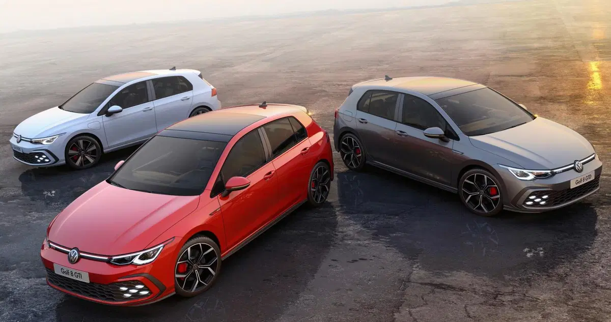 Volkswagen Golf GTI Mk8: 245 CV per l'iconica sportiva tedesca (22)