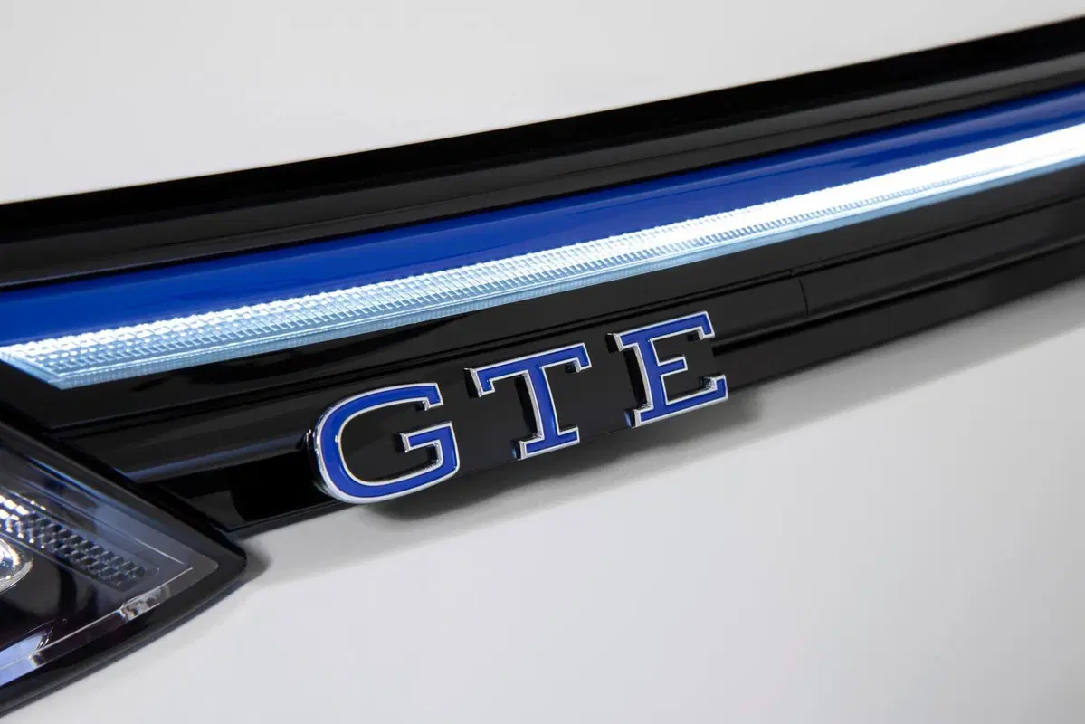 Volkswagen Golf GTE 2020: la GTI è anche ibrida plug-in (5)