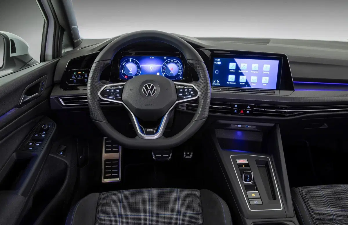 Volkswagen Golf GTE 2020: la GTI è anche ibrida plug-in (6)