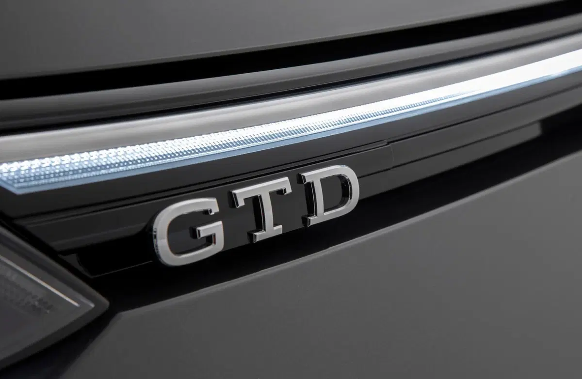Volkswagen Golf GTD 2020: diesel da 200 CV al Salone di Ginevra 2020 (9)
