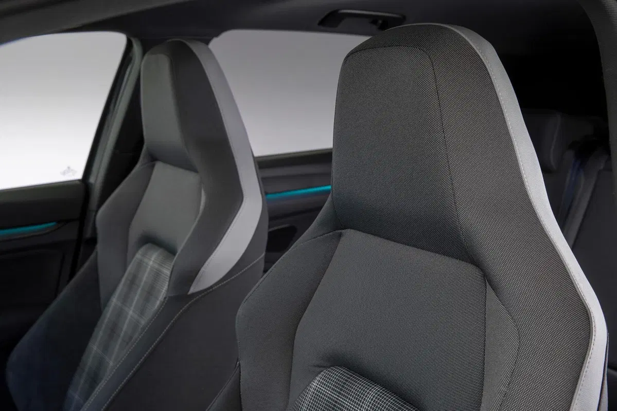 Volkswagen Golf GTD 2020: diesel da 200 CV al Salone di Ginevra 2020 (6)