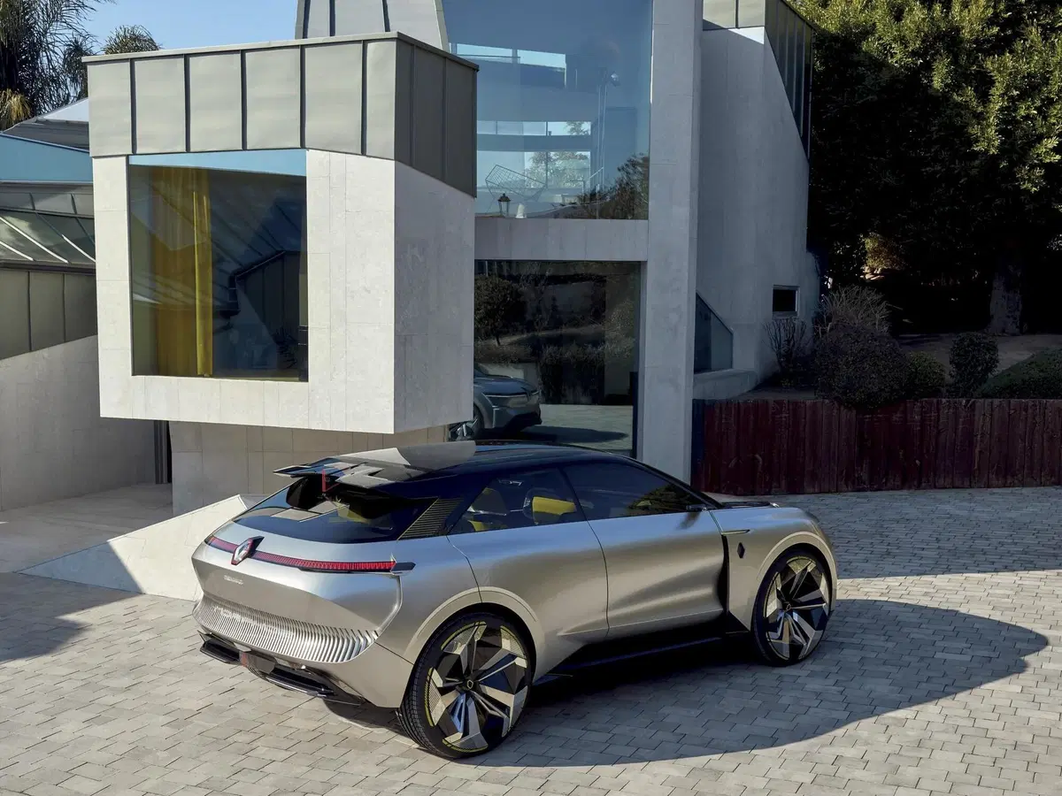 Renault Morphoz: concept elettrica al Salone di Ginevra 2020 (4)