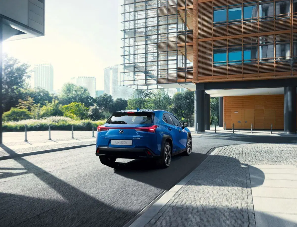Lexus UX300e, la prima elettrica di Lexus (28)