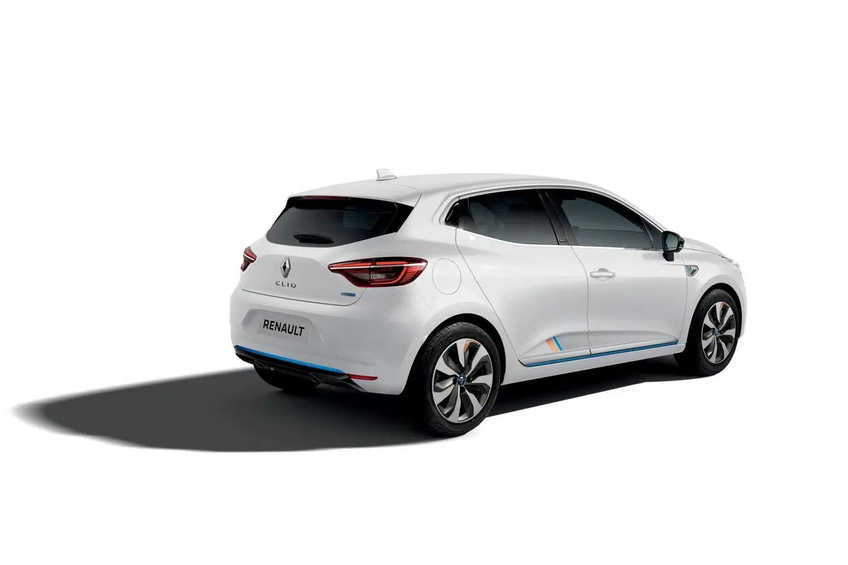 Renault Clio E-Tech Hybrid: la compatta francese diventa ibrida (11)