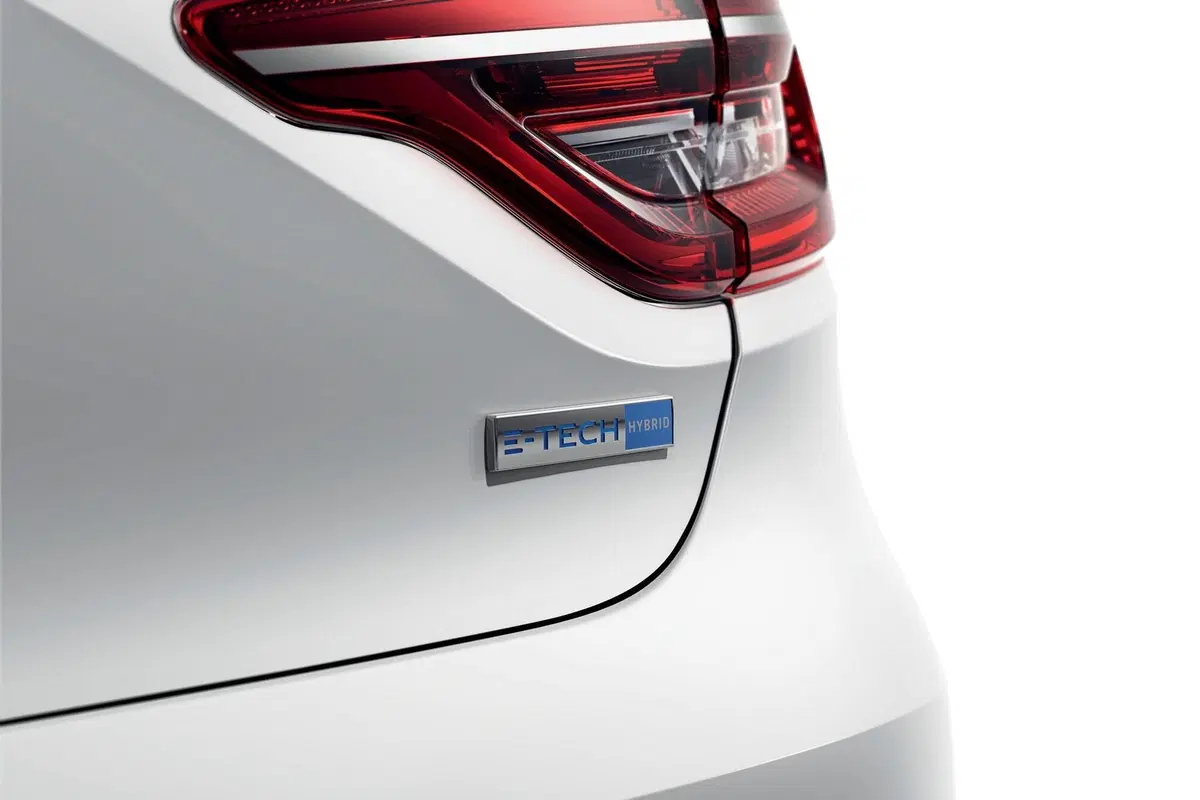 Renault Clio E-Tech Hybrid: la compatta francese diventa ibrida (8)
