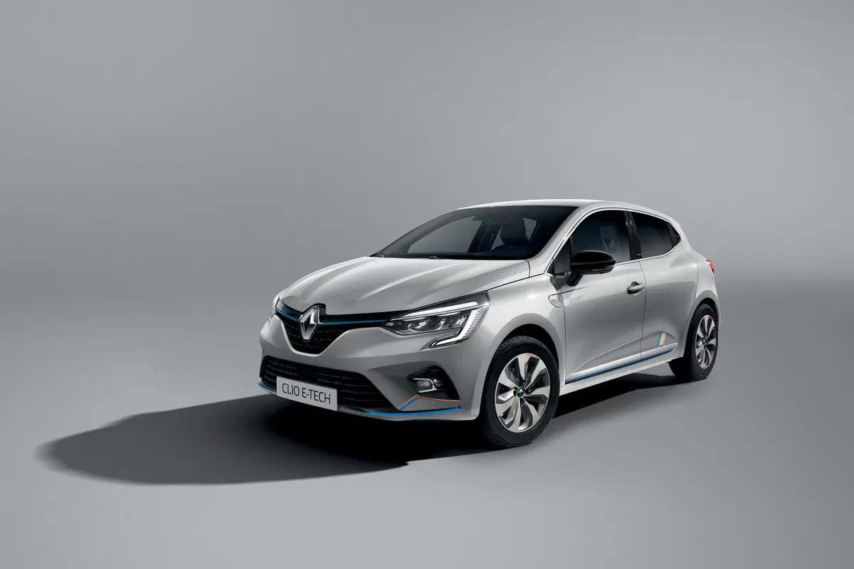 Renault Clio E-Tech Hybrid: la compatta francese diventa ibrida (4)
