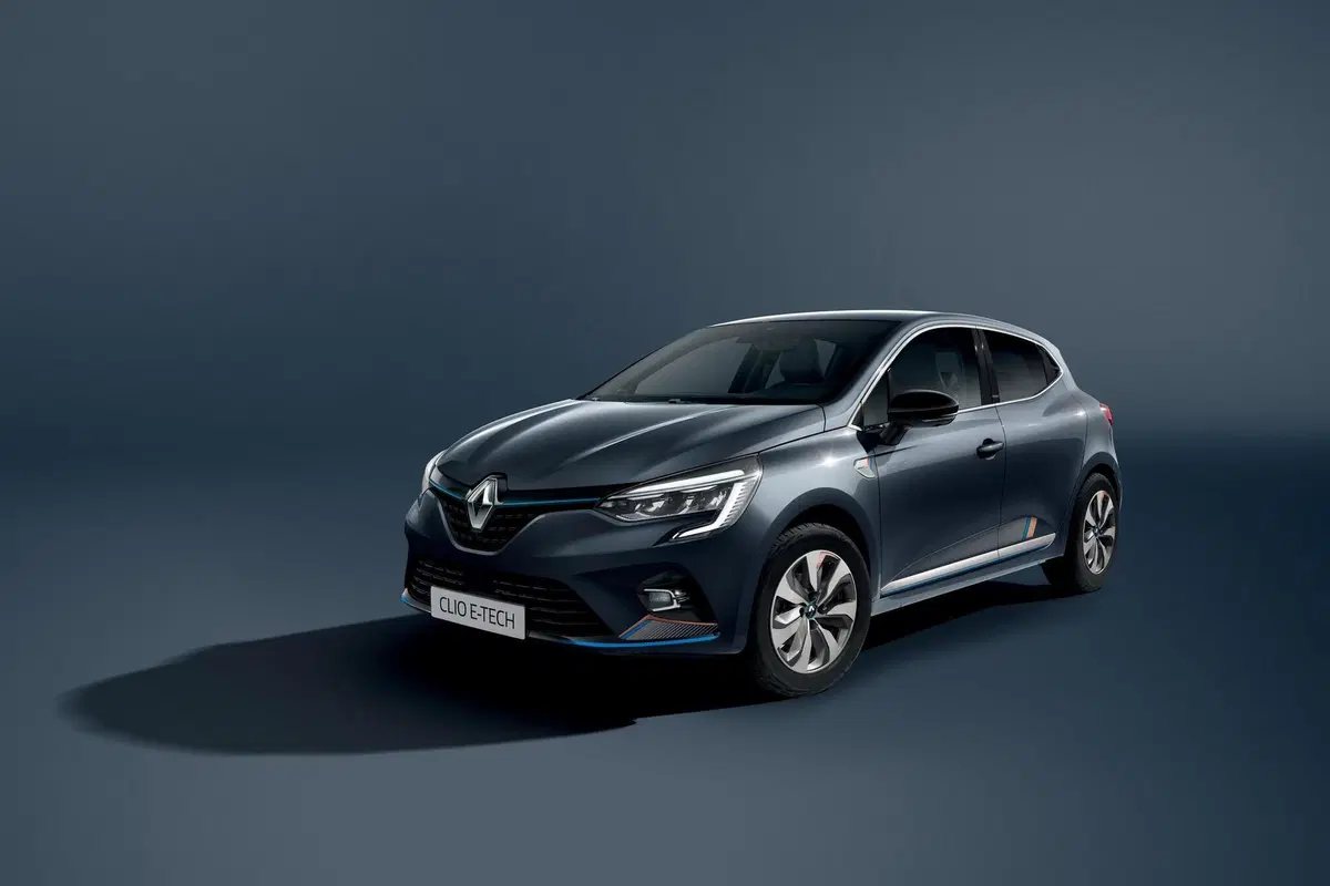 Renault Clio E-Tech Hybrid: la compatta francese diventa ibrida (17)