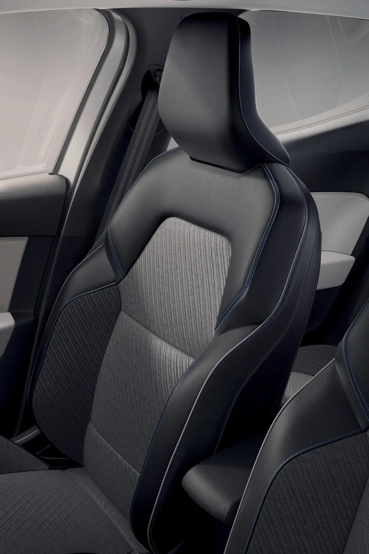 Renault Clio E-Tech Hybrid: la compatta francese diventa ibrida (9)