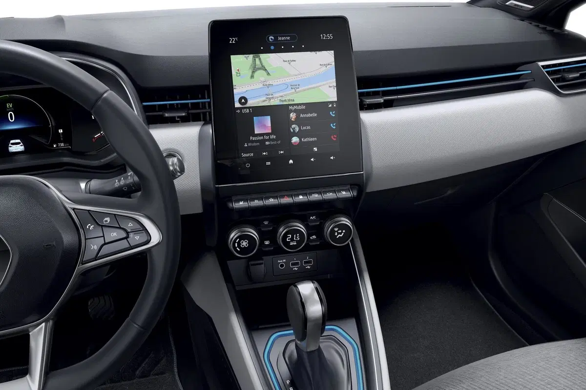 Renault Clio E-Tech Hybrid: la compatta francese diventa ibrida (20)