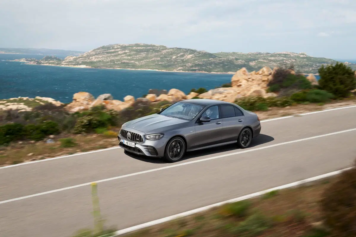 Mercedes AMG E 53 4MATIC+ Berlina (2)