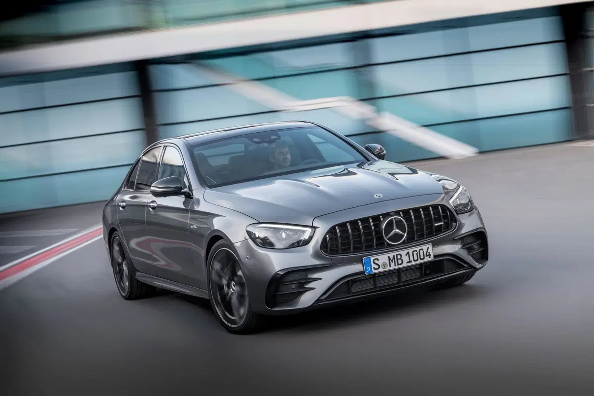 Mercedes AMG E 53 4MATIC+ Berlina (3)