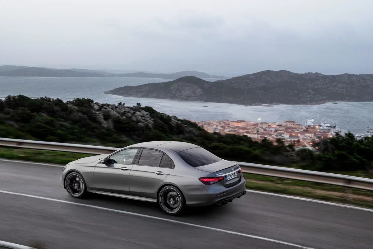 Mercedes AMG E 53 4MATIC+ Berlina (10)