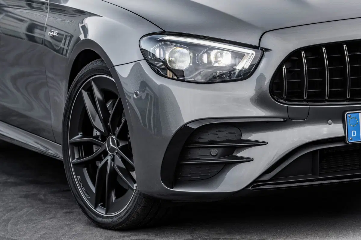 Mercedes AMG E 53 4MATIC+ Berlina (12)