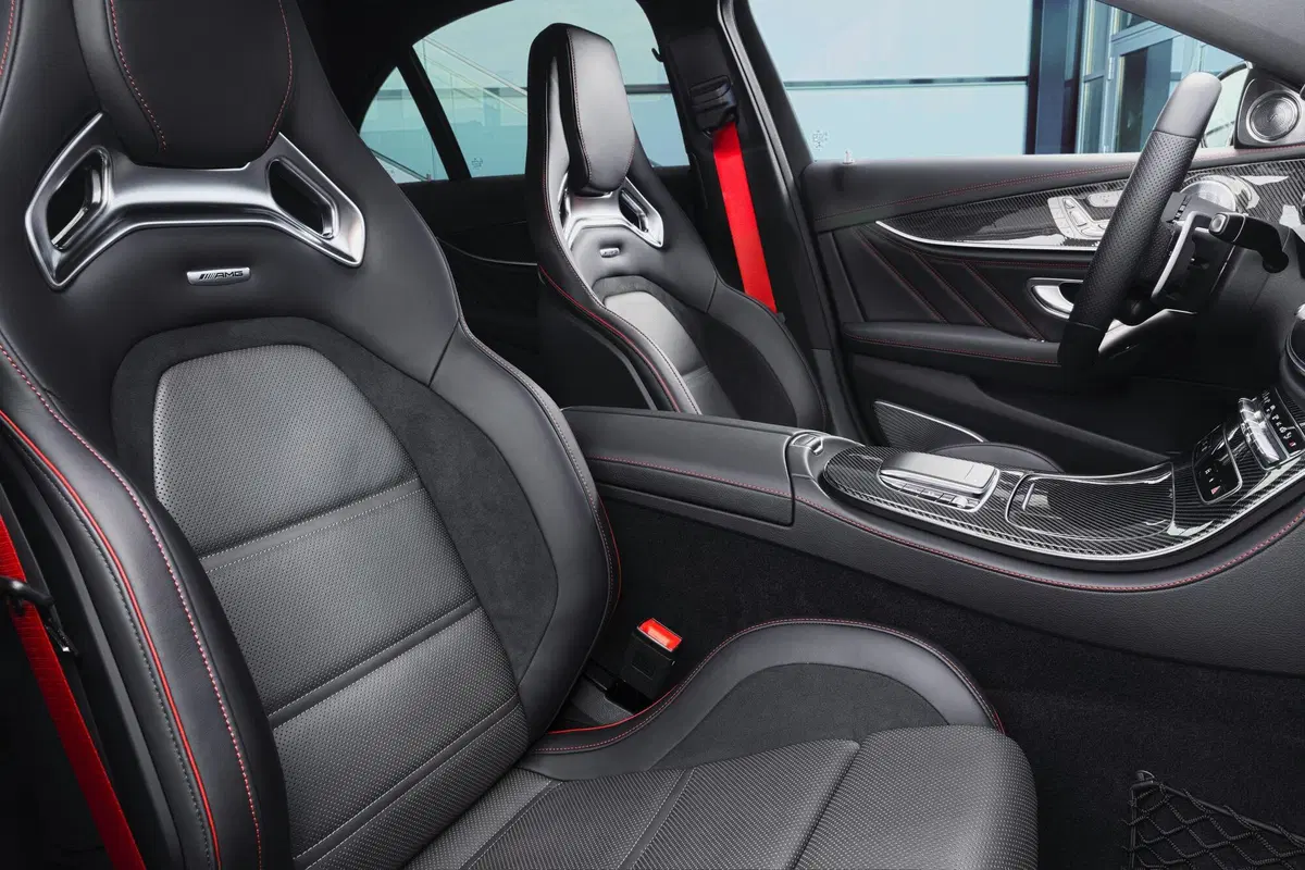 Mercedes AMG E 53 4MATIC+ Berlina (16)