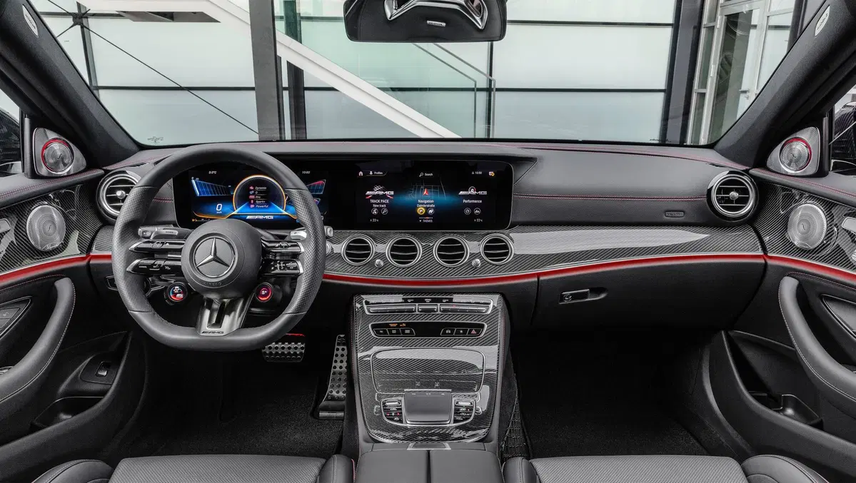 Mercedes AMG E 53 4MATIC+ Berlina (19)