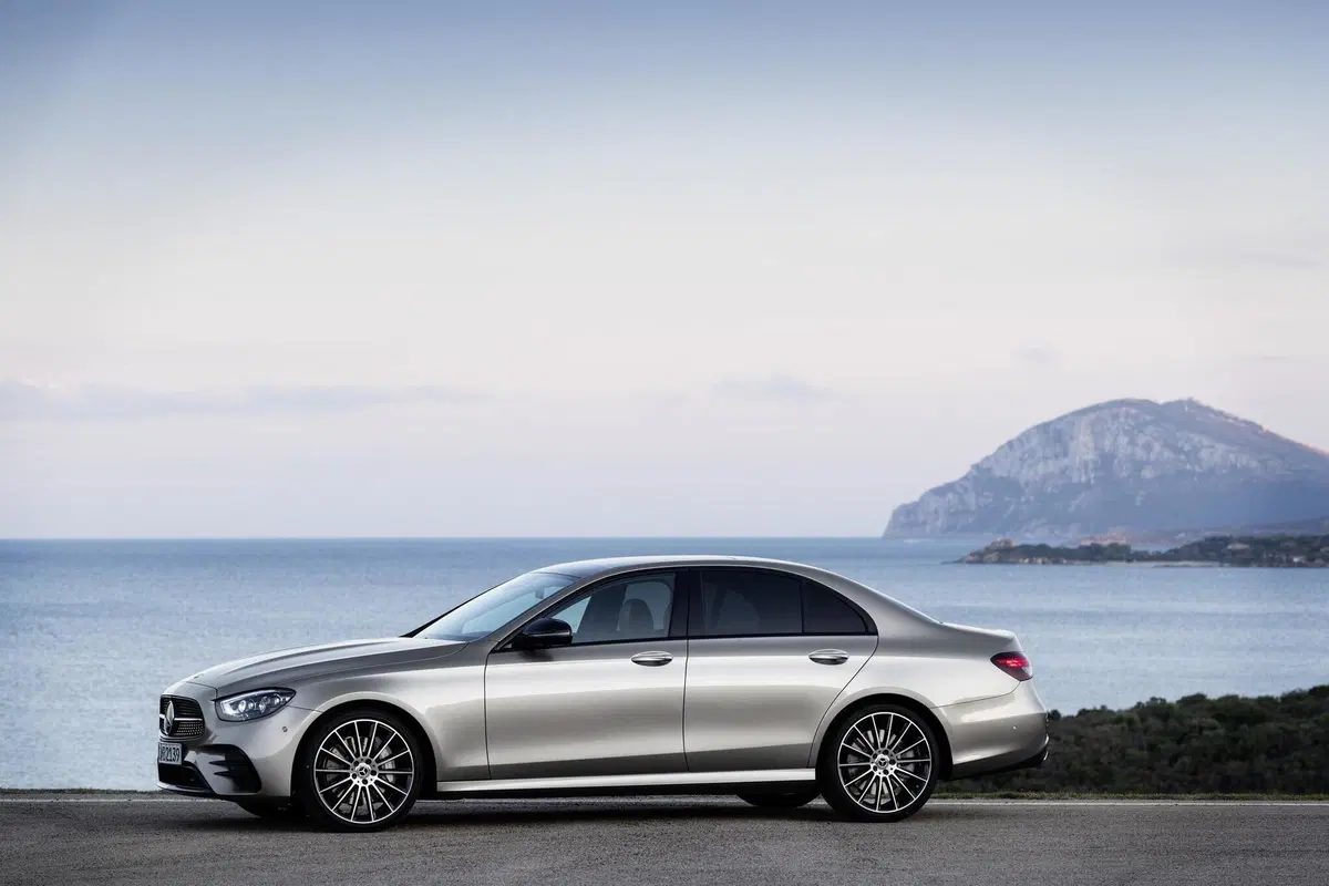 Mercedes Classe E 2020: restyling per la berlina tedesca (3)